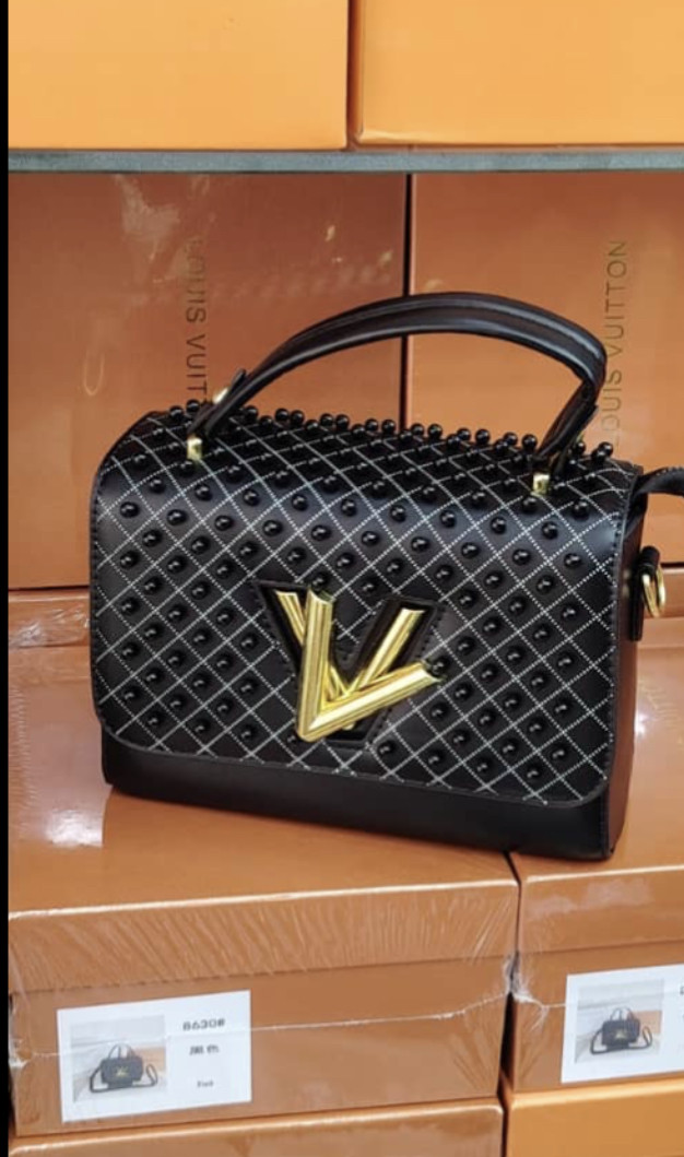 V beaded bag