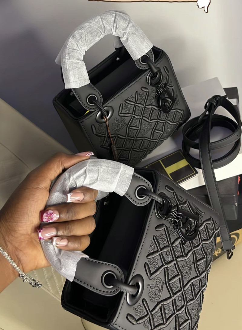 Classy hand bag
