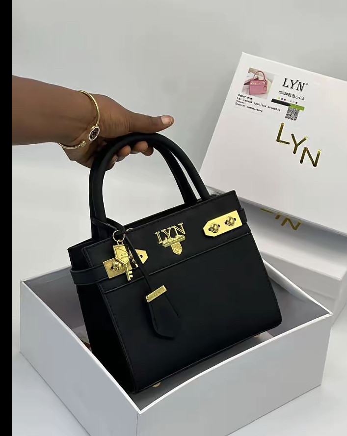 Lyn hand bag